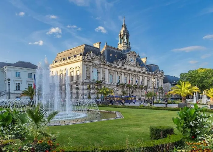 La Bulle De Tours, Hyper Center, Train Station In Front!